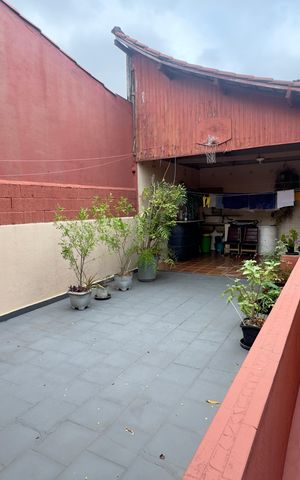Casa à venda com 200m², 3 quartos e 2 vagasQuintal