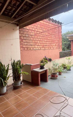 Casa à venda com 200m², 3 quartos e 2 vagasQuintal
