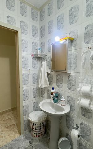Casa à venda com 200m², 3 quartos e 2 vagasBanheiro