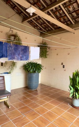 Casa à venda com 200m², 3 quartos e 2 vagasÁrea de Serviço