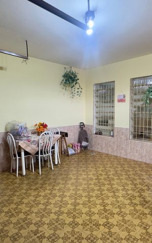 Casa à venda com 200m², 3 quartos e 2 vagasGaragem