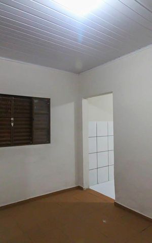 Casa à venda com 105m², 1 quarto e 2 vagas Casa à venda com 105m², 1 quarto e 2 vagasSala