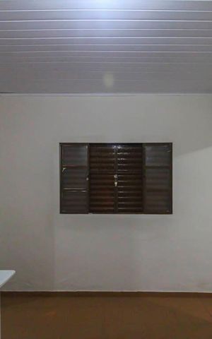 Casa à venda com 105m², 1 quarto e 2 vagas Casa à venda com 105m², 1 quarto e 2 vagasSala
