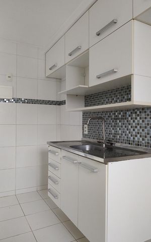 Apartamento à venda com 51m², 2 quartos e 1 vaga Apartamento à venda com 51m², 2 quartos e 1 vagaCozinha - Armários
