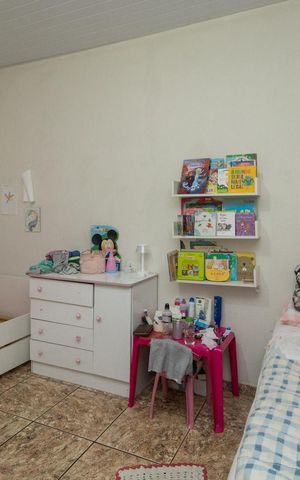 Casa à venda com 300m², 7 quartos e 2 vagas Casa à venda com 300m², 7 quartos e 2 vagasQuarto 4