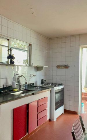 Casa à venda com 180m², 4 quartos e 2 vagas Casa à venda com 180m², 4 quartos e 2 vagasCozinha