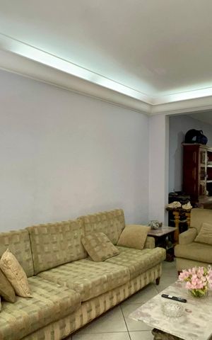 Casa à venda com 180m², 4 quartos e 2 vagas Casa à venda com 180m², 4 quartos e 2 vagasSala