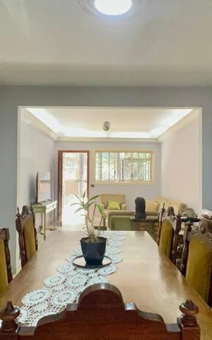 Casa à venda com 180m², 4 quartos e 2 vagas Casa à venda com 180m², 4 quartos e 2 vagasSala de Jantar