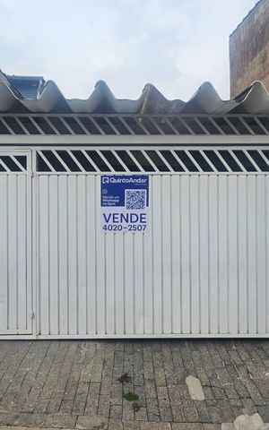 Casa à venda com 80m², 3 quartos e 2 vagas Casa à venda com 80m², 3 quartos e 2 vagasFachada