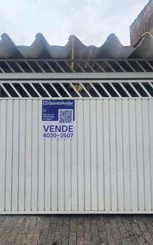 Casa à venda com 80m², 3 quartos e 2 vagas Casa à venda com 80m², 3 quartos e 2 vagasFachada