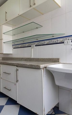 Apartamento à venda com 100m², 2 quartos e 2 vagas Apartamento à venda com 100m², 2 quartos e 2 vagasCozinha e Área de Serviço