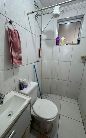 Casa à venda com 52m², 2 quartos e 1 vaga Casa à venda com 52m², 2 quartos e 1 vagaBanheiro
