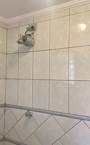 Casa à venda com 500m², 2 quartos e 6 vagasBanheiro da Suíte 3