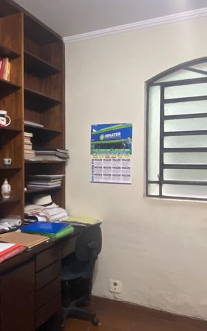 Casa à venda com 500m², 2 quartos e 6 vagasEscritório