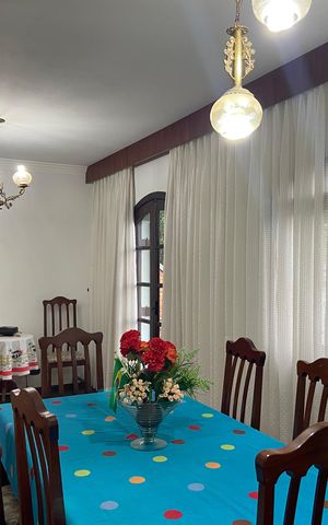 Casa à venda com 500m², 2 quartos e 6 vagasSala