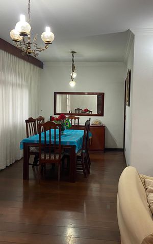 Casa à venda com 500m², 2 quartos e 6 vagasSala