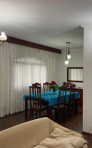Casa à venda com 500m², 2 quartos e 6 vagasSala