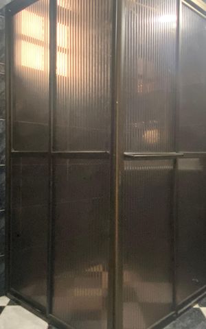 Casa à venda com 500m², 2 quartos e 6 vagasBanheiro social