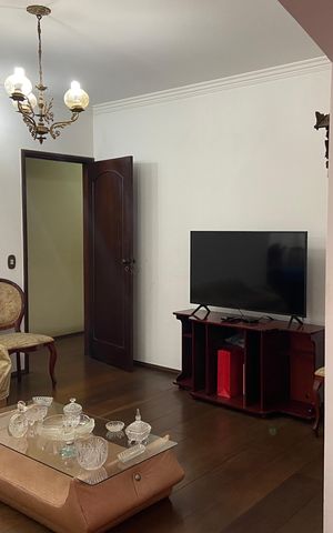 Casa à venda com 500m², 2 quartos e 6 vagasSala