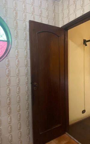Casa à venda com 500m², 2 quartos e 6 vagasBanheiro da Suíte 2