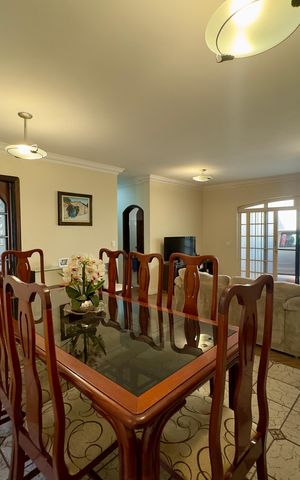 Casa à venda com 480m², 5 quartos e 4 vagas Casa à venda com 480m², 5 quartos e 4 vagasSala de Jantar