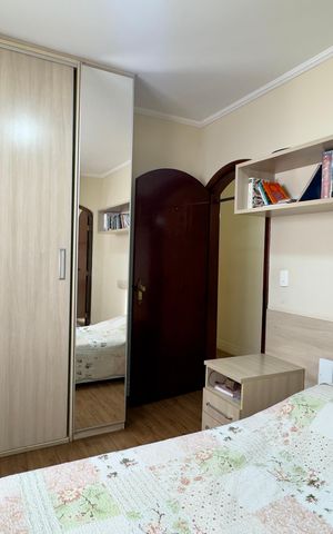 Casa à venda com 480m², 5 quartos e 4 vagas Casa à venda com 480m², 5 quartos e 4 vagasQuarto 1