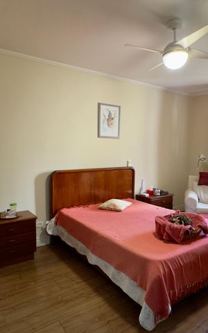 Casa à venda com 480m², 5 quartos e 4 vagas Casa à venda com 480m², 5 quartos e 4 vagasQuarto 2