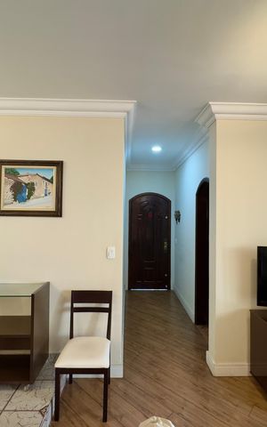 Casa à venda com 480m², 5 quartos e 4 vagas Casa à venda com 480m², 5 quartos e 4 vagasSala