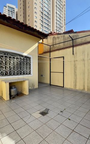 Casa à venda com 480m², 5 quartos e 4 vagas Casa à venda com 480m², 5 quartos e 4 vagasQuintal