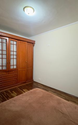 Casa à venda com 480m², 5 quartos e 4 vagas Casa à venda com 480m², 5 quartos e 4 vagasQuarto 5