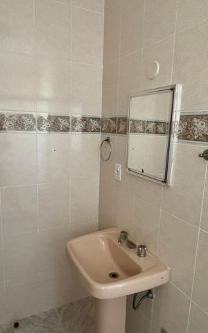 Casa à venda com 480m², 5 quartos e 4 vagas Casa à venda com 480m², 5 quartos e 4 vagasBanheiro 3