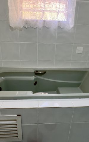 Casa à venda com 480m², 5 quartos e 4 vagas Casa à venda com 480m², 5 quartos e 4 vagasBanheiro 4