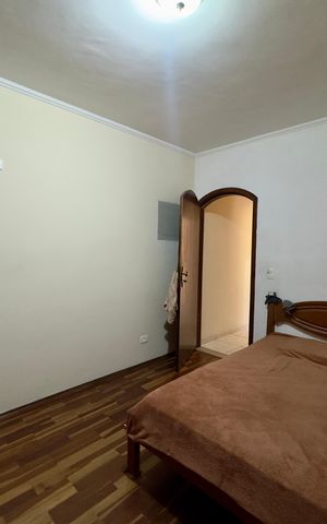 Casa à venda com 480m², 5 quartos e 4 vagas Casa à venda com 480m², 5 quartos e 4 vagasQuarto 5