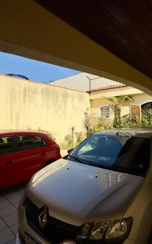 Casa à venda com 480m², 5 quartos e 4 vagas Casa à venda com 480m², 5 quartos e 4 vagasGaragem