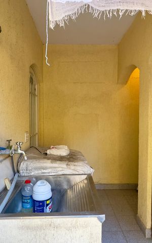 Casa à venda com 480m², 5 quartos e 4 vagas Casa à venda com 480m², 5 quartos e 4 vagasÁrea de Serviço