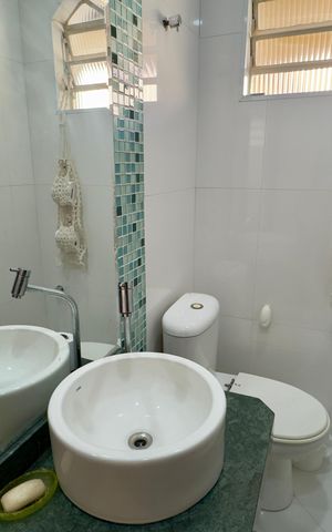 Casa à venda com 480m², 5 quartos e 4 vagas Casa à venda com 480m², 5 quartos e 4 vagasBanheiro 1