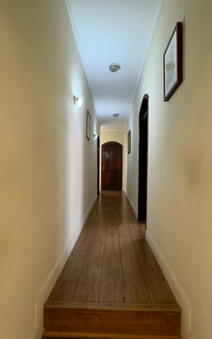 Casa à venda com 480m², 5 quartos e 4 vagas Casa à venda com 480m², 5 quartos e 4 vagascorredor interno