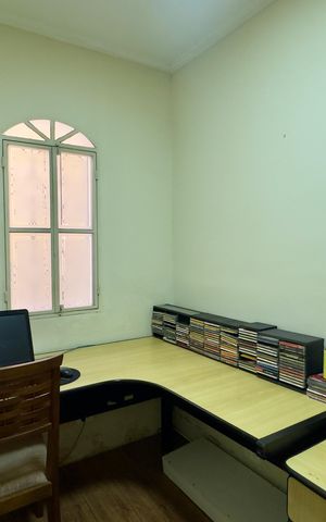 Casa à venda com 480m², 5 quartos e 4 vagas Casa à venda com 480m², 5 quartos e 4 vagasQuarto 4