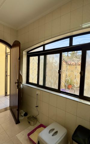 Casa à venda com 480m², 5 quartos e 4 vagas Casa à venda com 480m², 5 quartos e 4 vagasÁrea de Serviço