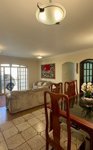 Casa à venda com 480m², 5 quartos e 4 vagas Casa à venda com 480m², 5 quartos e 4 vagasSala de Jantar