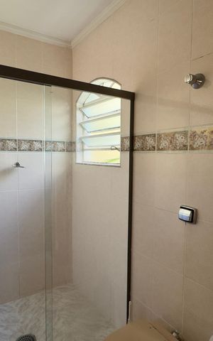 Casa à venda com 480m², 5 quartos e 4 vagas Casa à venda com 480m², 5 quartos e 4 vagasBanheiro 3