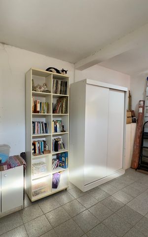 Casa à venda com 480m², 5 quartos e 4 vagas Casa à venda com 480m², 5 quartos e 4 vagasDepósito