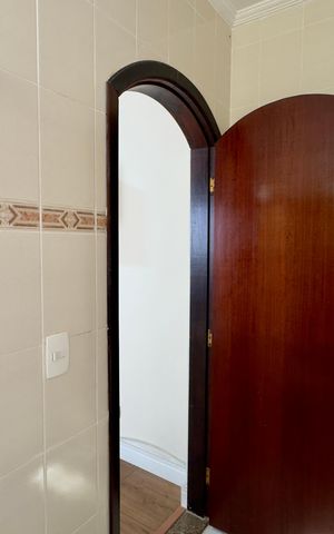 Casa à venda com 480m², 5 quartos e 4 vagas Casa à venda com 480m², 5 quartos e 4 vagasBanheiro 2