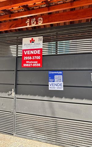 Casa à venda com 95m², 3 quartos e 2 vagasFachada