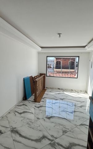 Casa à venda com 95m², 3 quartos e 2 vagasSala