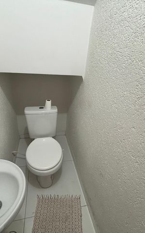 Casa à venda com 95m², 3 quartos e 2 vagasBanheiro