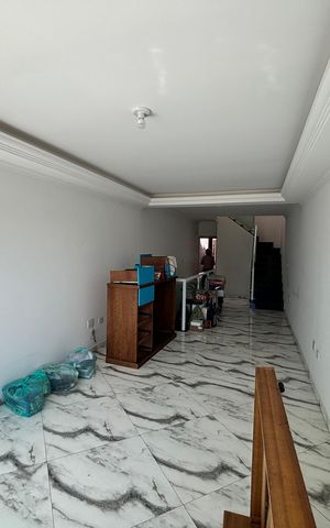 Casa à venda com 95m², 3 quartos e 2 vagasSala