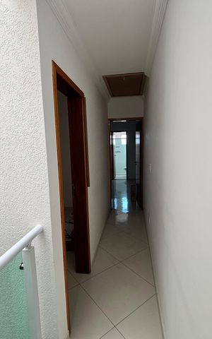 Casa à venda com 95m², 3 quartos e 2 vagasCorredor
