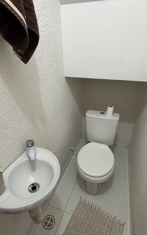 Casa à venda com 95m², 3 quartos e 2 vagasBanheiro