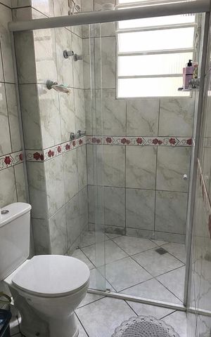 Casa à venda com 140m², 3 quartos e 4 vagas Casa à venda com 140m², 3 quartos e 4 vagasBanheiro